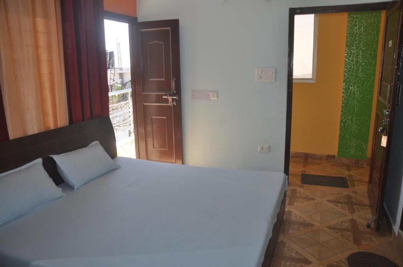 Hotel Lansblue Lansdowne Esterno foto