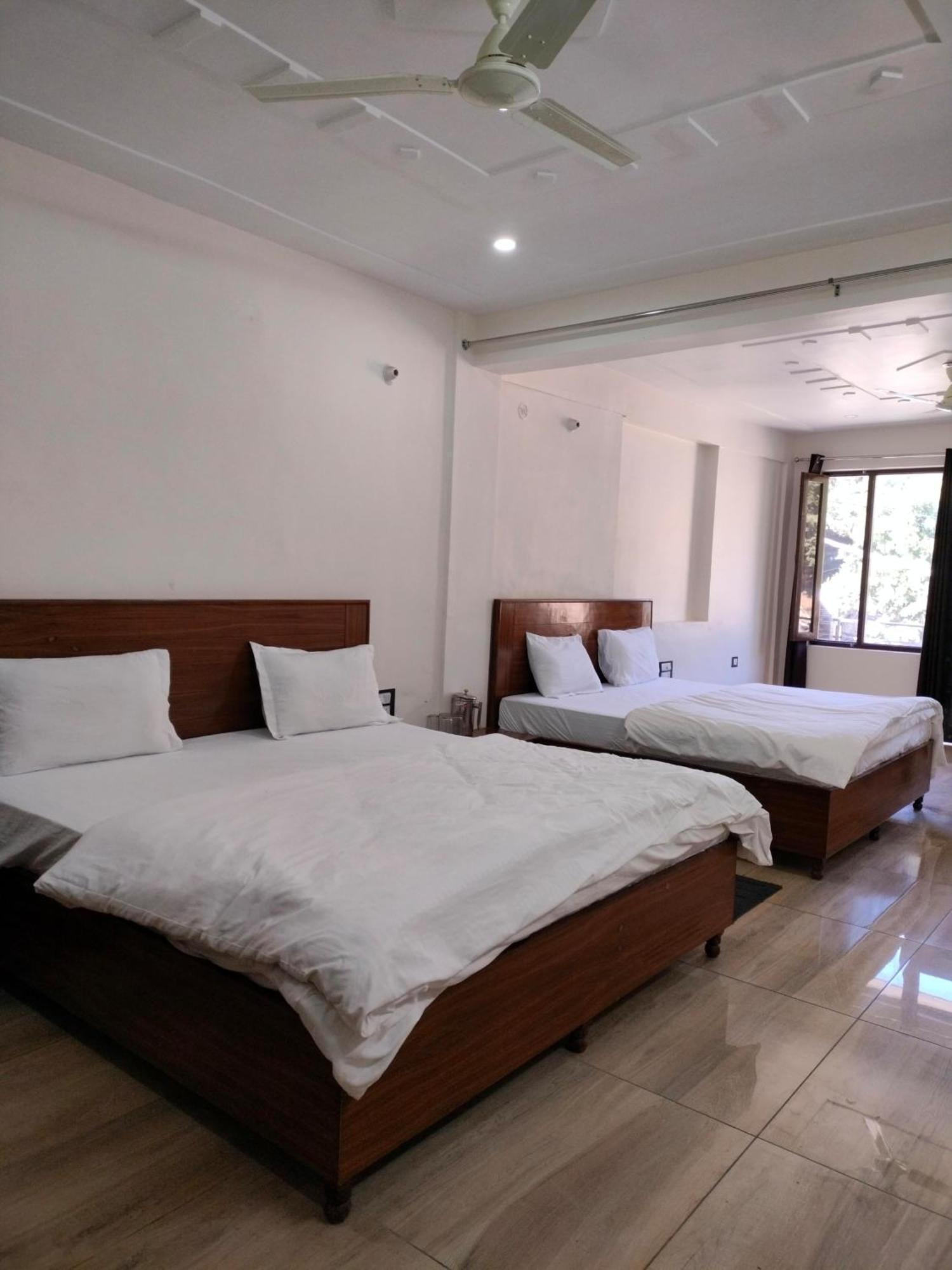 Hotel Lansblue Lansdowne Esterno foto